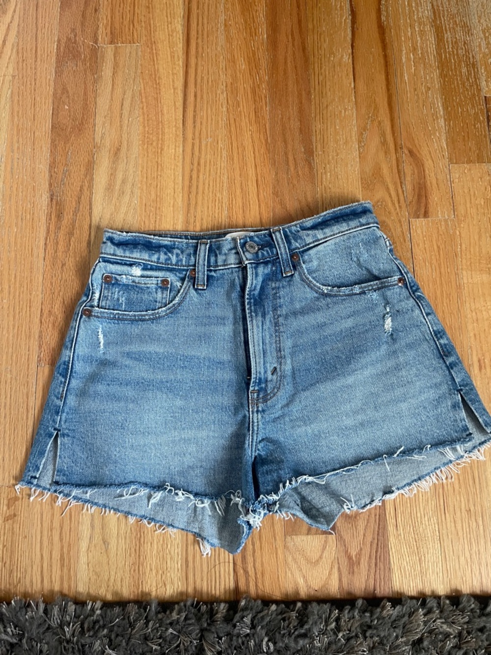 Abercrombie & Fitch High Rise Mom Short